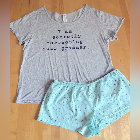 “SECRETLY CORRECTING YOUR GRAMMAR” Pajamas Set Forever 21 Large English 🤓 - Picture 1 of 6